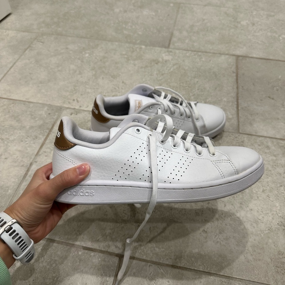 Adidas sneakers white